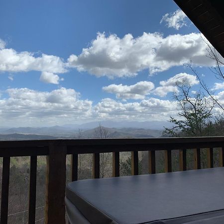 Sevierville Cabin With Private Hot Tub And Fireplace! Экстерьер фото