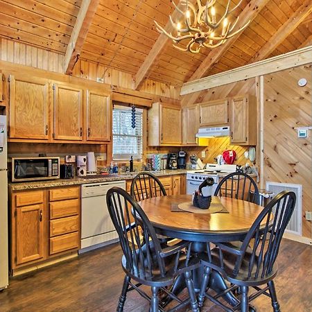 Sevierville Cabin With Private Hot Tub And Fireplace! Экстерьер фото