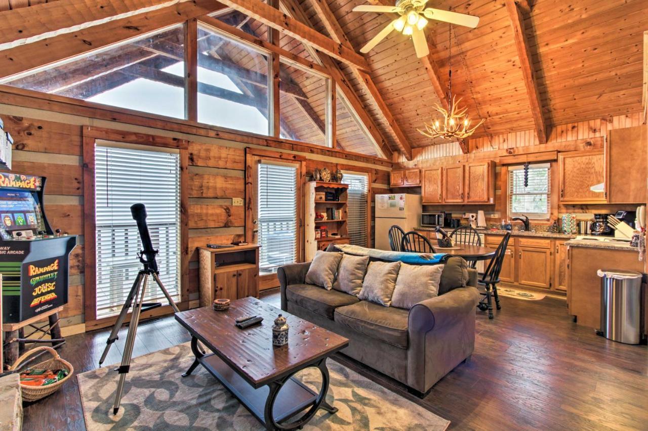 Sevierville Cabin With Private Hot Tub And Fireplace! Экстерьер фото