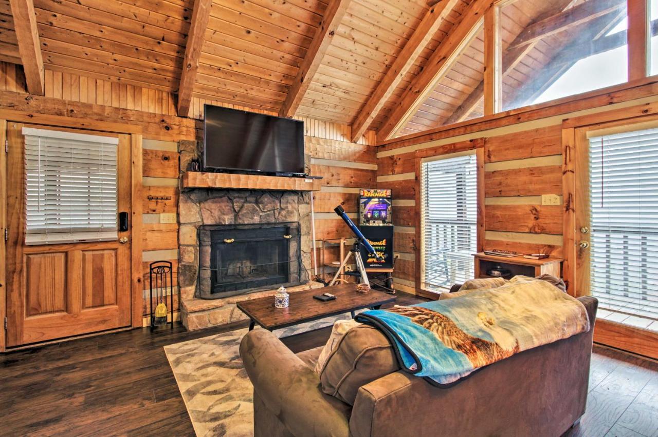Sevierville Cabin With Private Hot Tub And Fireplace! Экстерьер фото