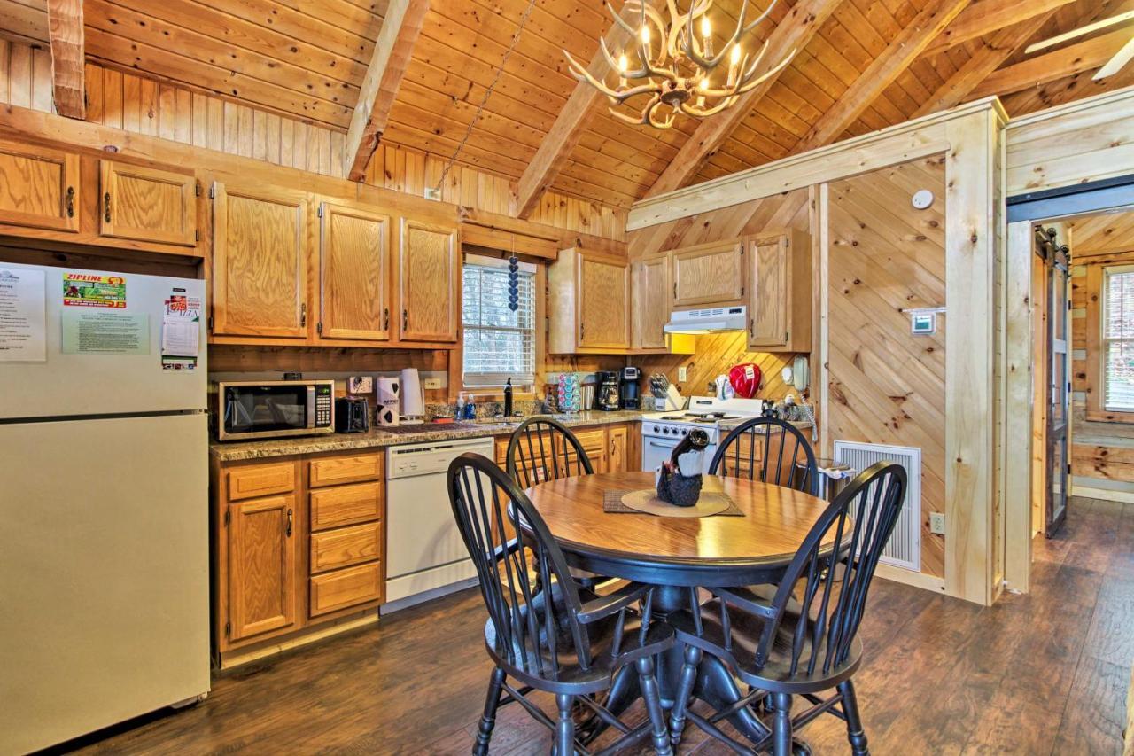 Sevierville Cabin With Private Hot Tub And Fireplace! Экстерьер фото